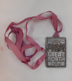Great North Run Medal 1984. Sponsored by Thorn EMI Heating.
