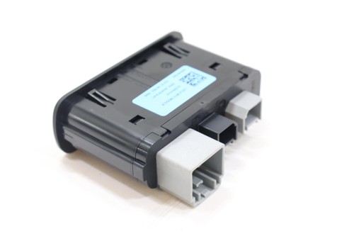 2017-2023 DODGE CHALLENGER CONSOLE AUXILIARY JACK USB PLUG SOCKET OEM 68294075AC - Picture 3 of 10