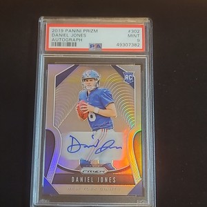 2019 PANINI PRIZM  SILVER PRIZM AUTO #302 DANIEL JONES ROOKIE RC PSA 9