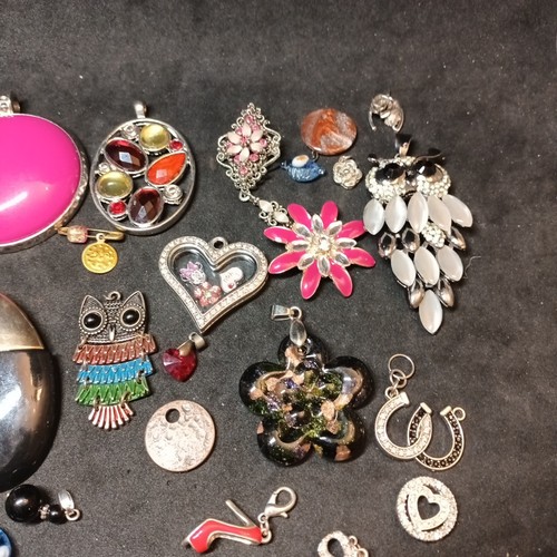 Joblot Bundle Of Pendants Mixed Lot Costume Jewellery - Picture 6 of 7