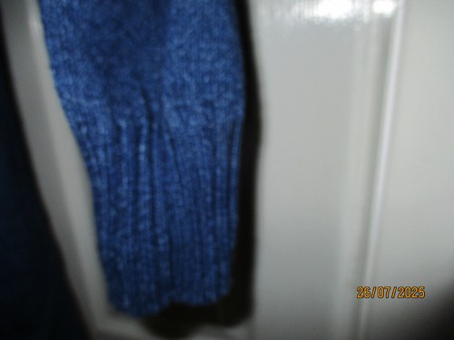 Burberrys Blues Sweater - Size Large - Picture 6 of 8