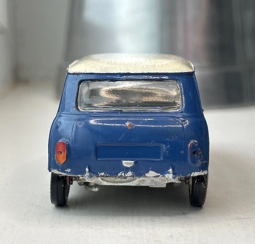 1:32 Airfix M4C Morris Mini Minor 1960s Vintage Model Kit Painted & Assembled - Picture 9 of 15