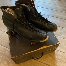 Vintage Hyde Black Leather Roller Skates Men's Size 10.5 With Wooden Case