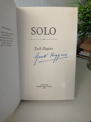 Jack Higgins: Solo SIGNED by The Author 1st Edition thriller - Picture 3 of 4