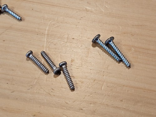 Lot of 23 Genuine OEM Hoover Carpet Cleaning Machine Screws  (3/4 7/8 & 1 Inch) - Picture 4 of 6