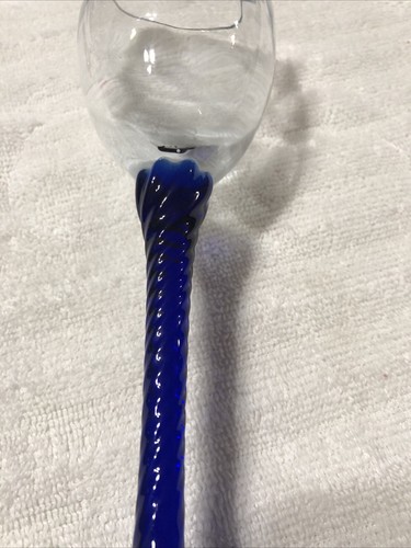 copa de vino tallo retorcido azul cobalto - Imagen 2 de 10
