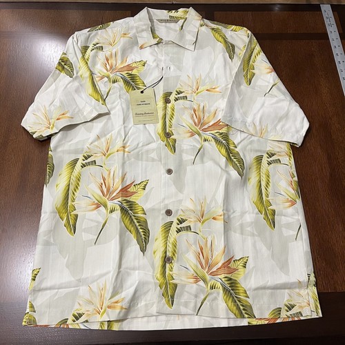 NUEVO CON ETIQUETAS Camisa Hawaiana Tommy Bahama Abotonada Floral 100% Seda NUEVA Talla Pequeña - Imagen 1 de 11