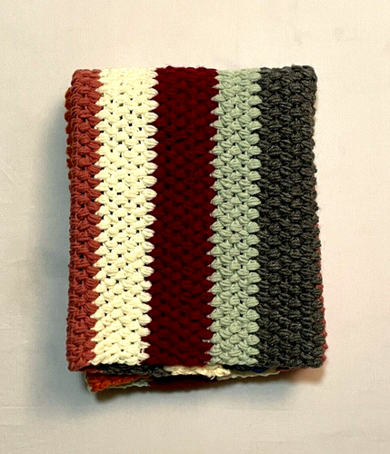 Gehäkelte gestrickte Babydecke gestreift mehrfarbig Weihnachten 24" x 35" Handarbeit USA - Bild 9 von 11