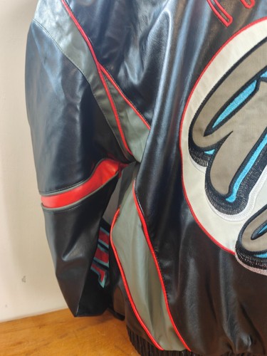 Schwarze Varsity Kunstleder Longline Bomberjacke Größe M Boston 1985 Design NEU - Bild 21 von 24