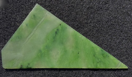 YUKON POLAR JADE (NEPHRITE) BRIGHT GREEN THIN SLAB 18 GRAMS- 90 CARATS CANADA - Picture 2 of 6