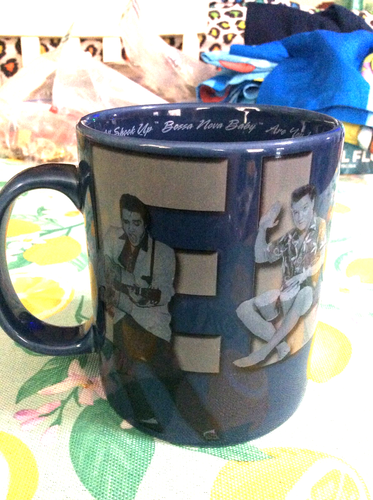 ELVIS PRESLEY FILM LEGENDS 18 OZ COFFEE MUG CERAMIC CUP VINTAGE Movie scenes - Picture 2 of 9