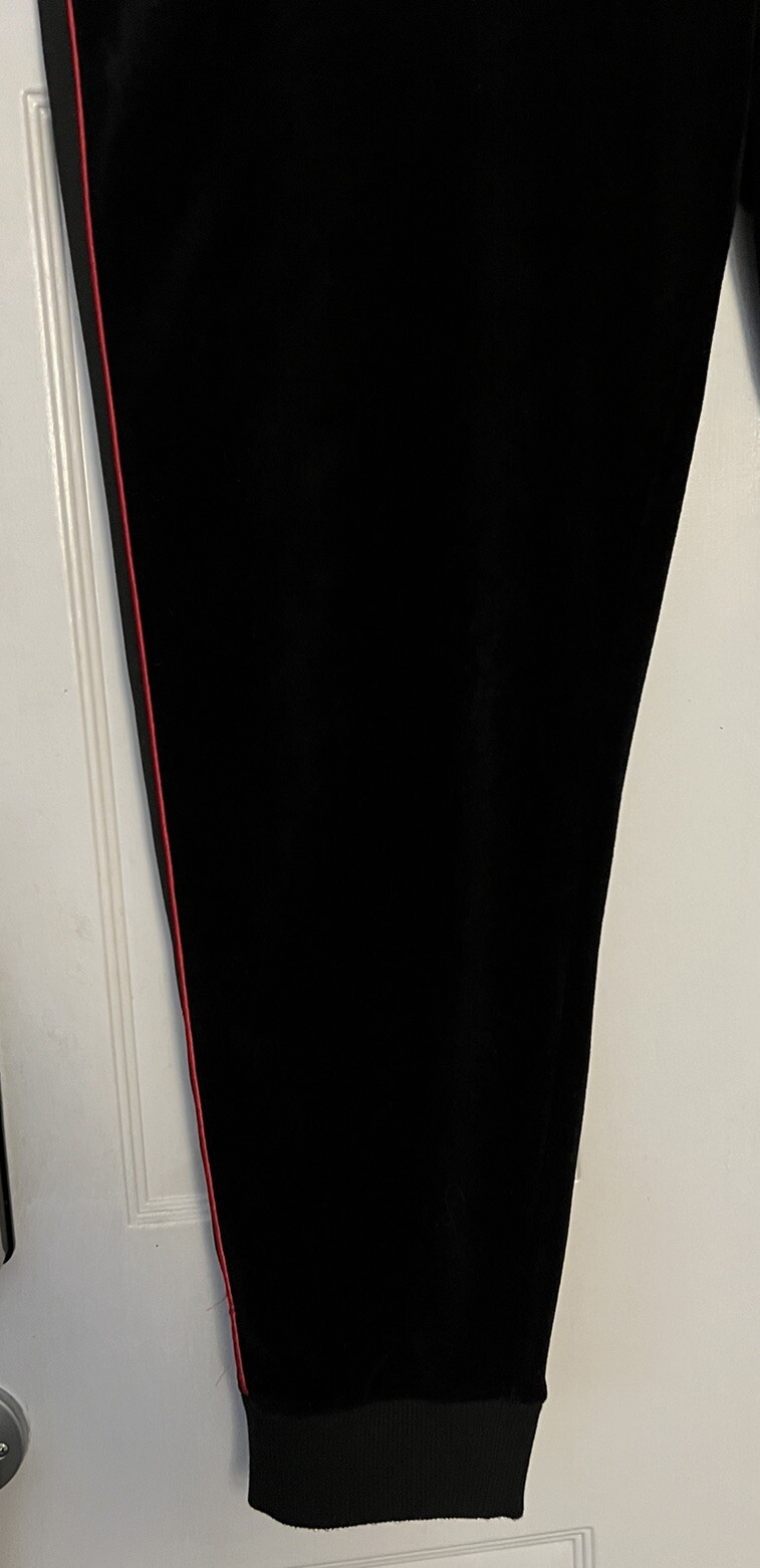 Foto 10 di 24