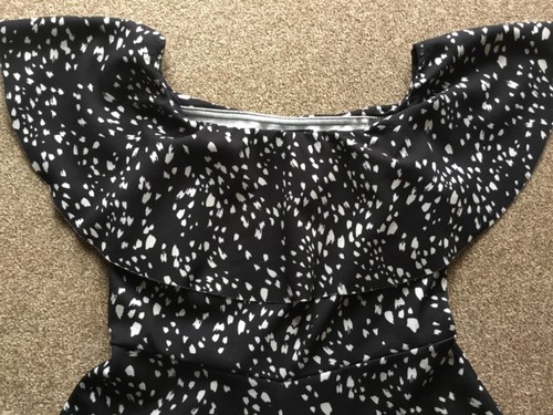 NEW LOOK black and white off shoulder playsuit romper suit size 8 - Foto 2 di 4
