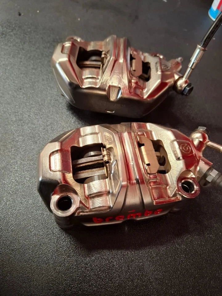 Brembo Racing Pinze radiali GP4 MS monoblocco interasse 100mm con pastiglie - Immagine 4 di 4