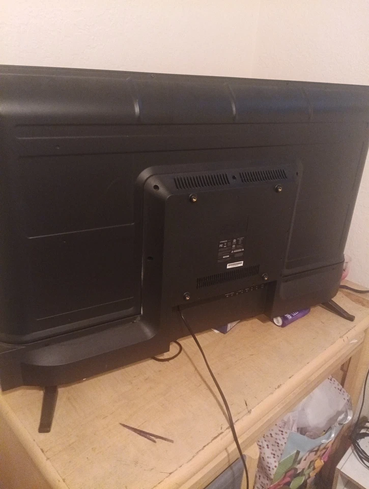 Polaroid 40" 1080p 60Hz LED HDTV - HDMI / TV tuner - 40GSR3000FC - Image 2 of 2