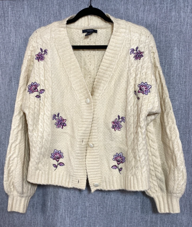 Cottagecore French Vanilla, Suéter, Bordado Floral, Vibe Vintage (Tamanho G) - Imagem 4 de 4