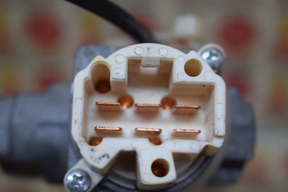 2012-2020 NISSAN NV 1500 IGNITION SWITCH STARTER LOCK CYLINDER W/ KEY OEM - Image 4 of 4