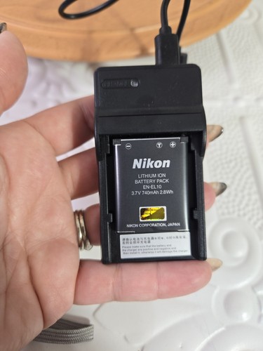 Nikon Coolpix S203 10,0 megapixel fotocamera digitale compatta 3x zoom ottico argento caricatore - Foto 15 di 21