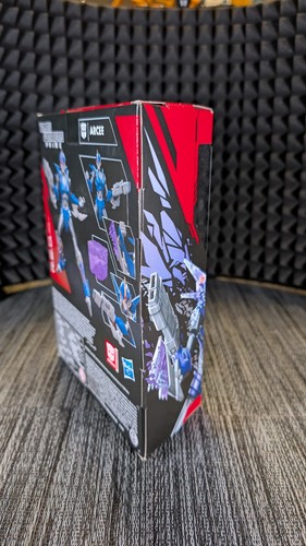 Hasbro Transformers R.E.D. Prime Arcee 6 in Action Figure - UNOPENED - Picture 3 of 7