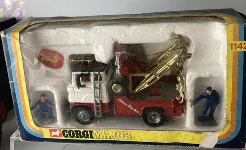CORGI TOYS  #1142 HOLMES WRECKER TRUCK NEAR MINT WITH ITS LATER TYPE BOX