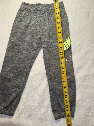 Nike Sweatpants Boys . Size 5-6 - Picture 4 of 7