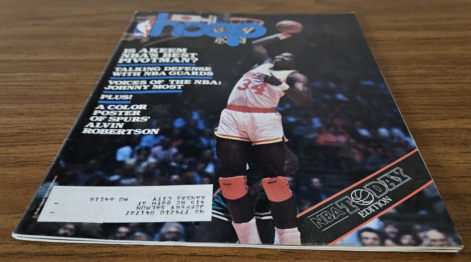 Revista NBA Hoop de febrero de 1987 - Cubierta de Akeem Olajuwon Houston Rockets Foto 3 de 4