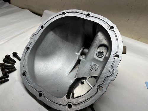 1998 Lincoln Mark VIII 1999-2004 SVT Cobra 8.8 Rear Differential Aluminum Cover - Picture 12 of 14