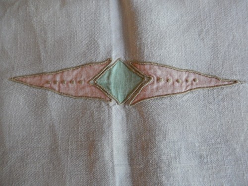 Vintage Embroidered Applique Ivory Tablecloth Coffee table Topper 34"X 34 1/2 " - Picture 8 of 10