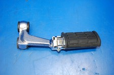 1996 88-21 VIRAGO XV250 V STAR OEM FRONT RIGHT FOOTREST STEP ARM 2UJ-27420-00-00