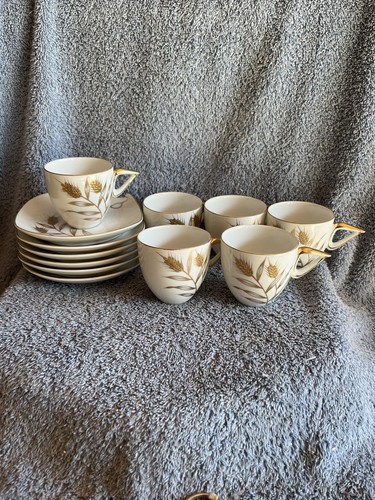 Set Of 6 Vintage-Golden Leaf-Fine China-Chocolate Cups And Saucers - Picture 1 of 3