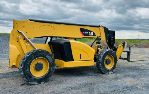 2020 Cat TL1055D Telehandler - 10,000 lb - Picture 3 of 18