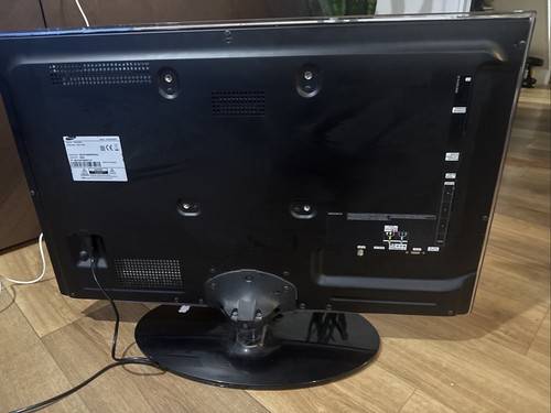 Samsung UE32C4000PWXXU 32” HD 1080p LED TV - Picture 11 of 18