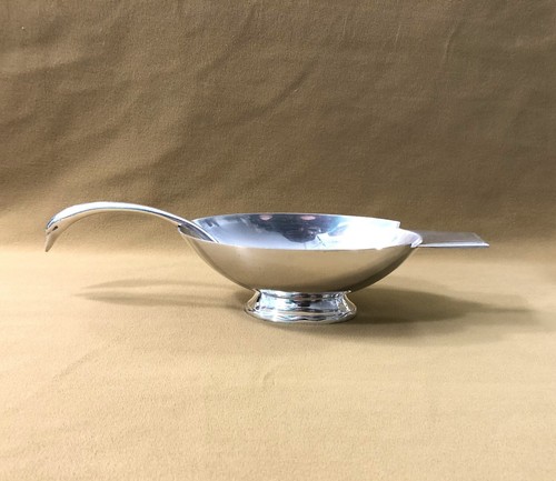 Saucière CHRISTOFLE modèle CYGNE par CHRISTIAN expédition FJERDINGSTAD métal argenté Sauce
