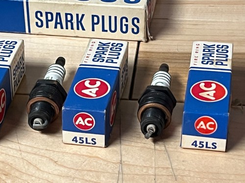 6 Vintage AC 45LS Fire Ring Spark Plugs with Original Boxes from 1960’s - Picture 8 of 17