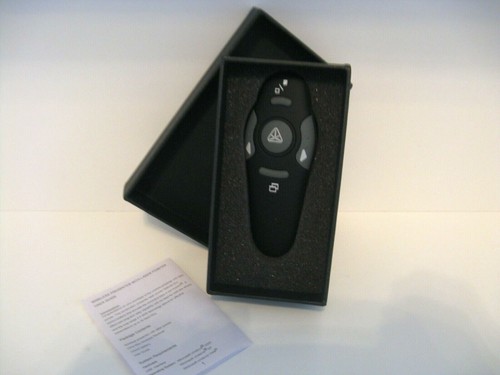 2.4GHz Wireless Presenter With Laser Presenter Pointer UNUSED NOS - Picture 2 of 3