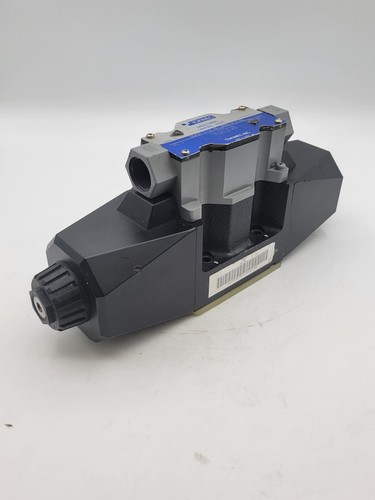 Tokimec Vickers DG4VF-5-2C-M-LAPK2-H-7-40 Directional Control Solenoid Valve 24V - Picture 10 of 10
