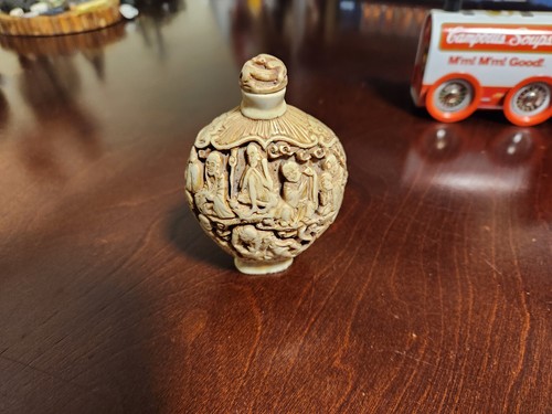 Chinese Character Story Carved Snuff Bottle 4” Tall X 2.5 Wide    Lot 2901 - Picture 4 of 7