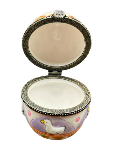 Ceramic Hinged Easter Egg Trinket Box Ducks & Purple Flowers - Picture 9 of 11