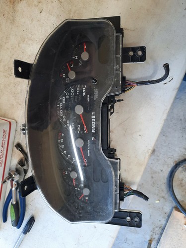 2004-2005 Ford Explorer MPH Speedometer Head Cluster  - Picture 1 of 3
