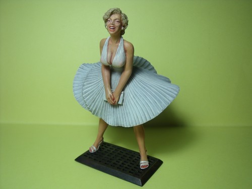 1/14 FIGURE  MARILYN MONROE  NO 1/18  VROOM  PAINTED  NOREV  MINICHAMPS  MATTEL - Picture 5 of 5