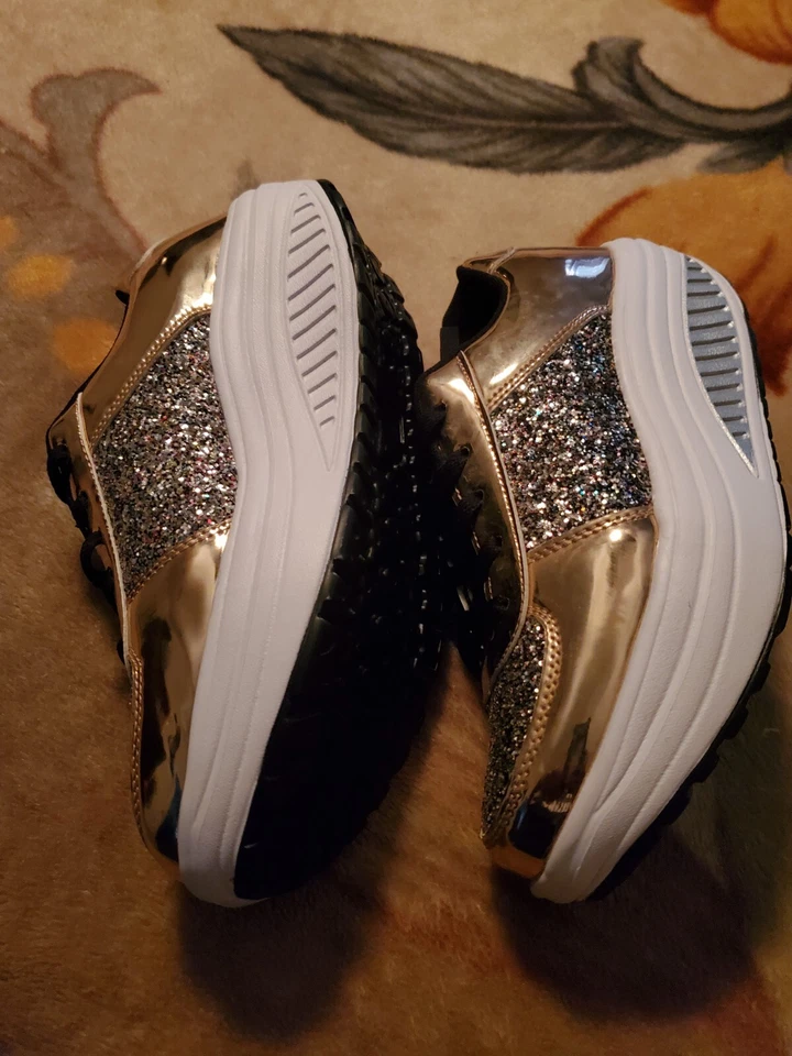 Tênis Feminino Glitter Bronze Dourado Metálico Couro Patente Brilhante. Tamanho 42 - Imagem 3 de 4