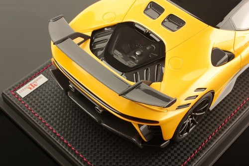 Ferrari SF90 XX Stradale Giallo Tristrato in 1:18 scale by MR Collection - Picture 7 of 7