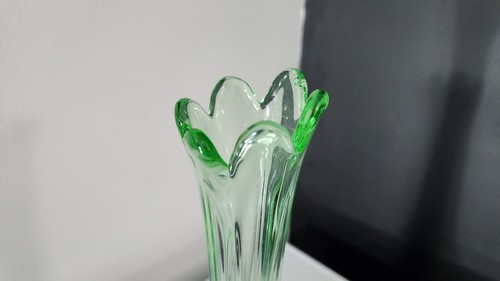 14-1/2 Zoll grüne Stretch Blumenvase mit gewelltem Rand - Bild 3 von 7