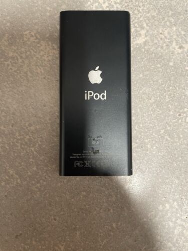 Vintage Apple iPod A1199 8GB Black - Powers On But Will Not Hold Charge - Picture 4 of 5