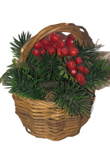 Cesta de mimbre vintage de Navidad de 6 pulgadas con plástico de pino y bayas divertida - Imagen 6 de 7