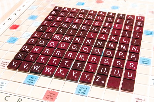 1977 Scrabble Deluxe Edition PICK / CHOOSE x1 Red Wooden REPLACEMENT TILE Only - Imagen 12 de 12