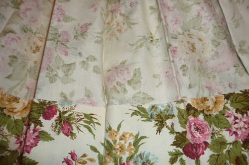 Pleated curtain panel white Pink floral Top 17" Bottom 44"  Length 23"  5 pleats - Picture 7 of 8