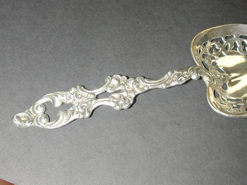 Sterling Repousse Pierced Heart Bowl serving spoon 8" unknown mark - Picture 3 of 6