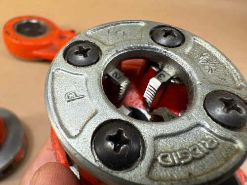 NICE - RIDGID 0-R Pipe Ratchet Threader w/ 4 Dies - 1/4" 3/8" 1/2" 3/4" Cutters - Picture 14 of 19