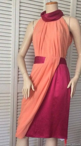 NEU VIKTOR & ROLF asymmetrisches Plisseekleid, orange puder/reif rosa (Größe 42) - Bild 1 von 12